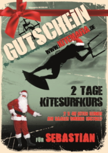 Zeigt einen Gutschein zum Kitesurfen mit einem Weihnachtsmann